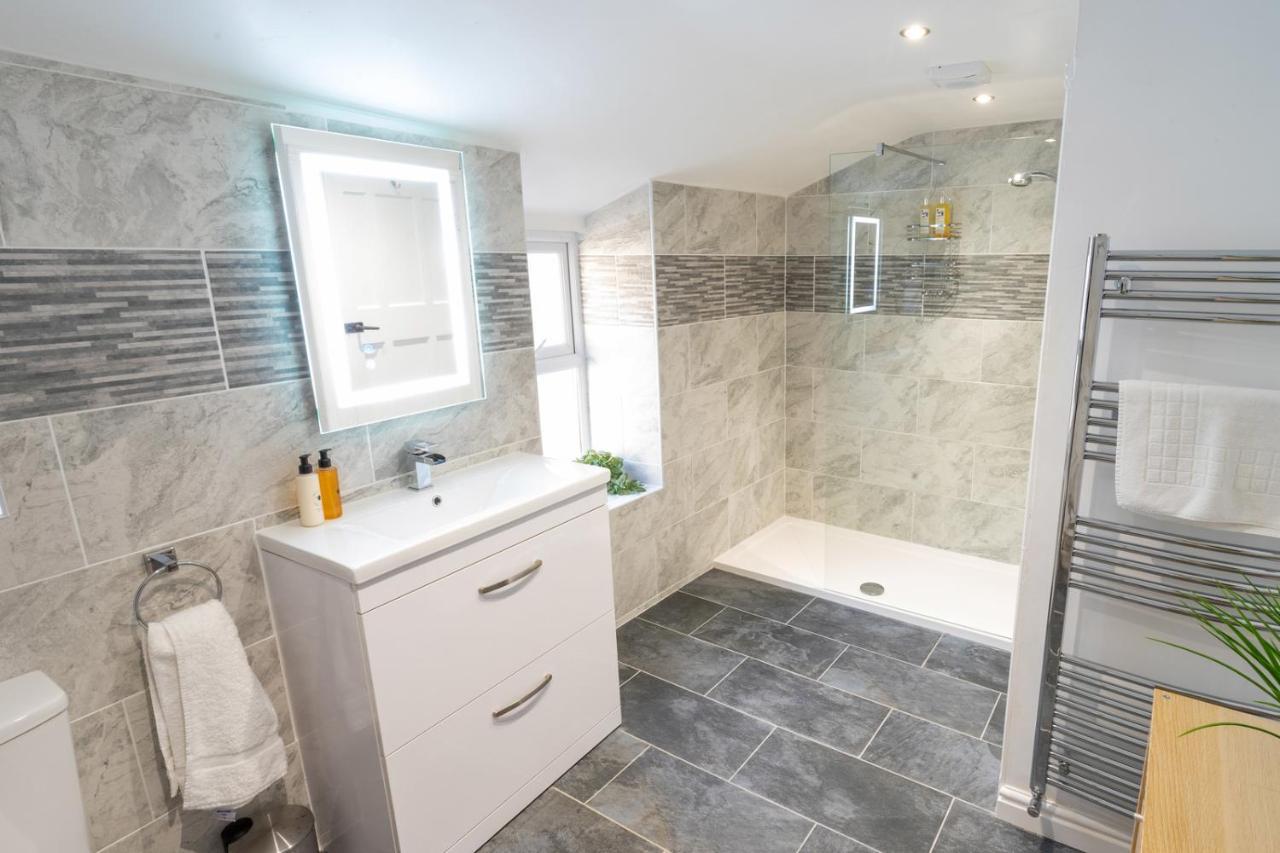 Newly-Renovated, Mid-Terrace Cottage In Porthmadog Extérieur photo