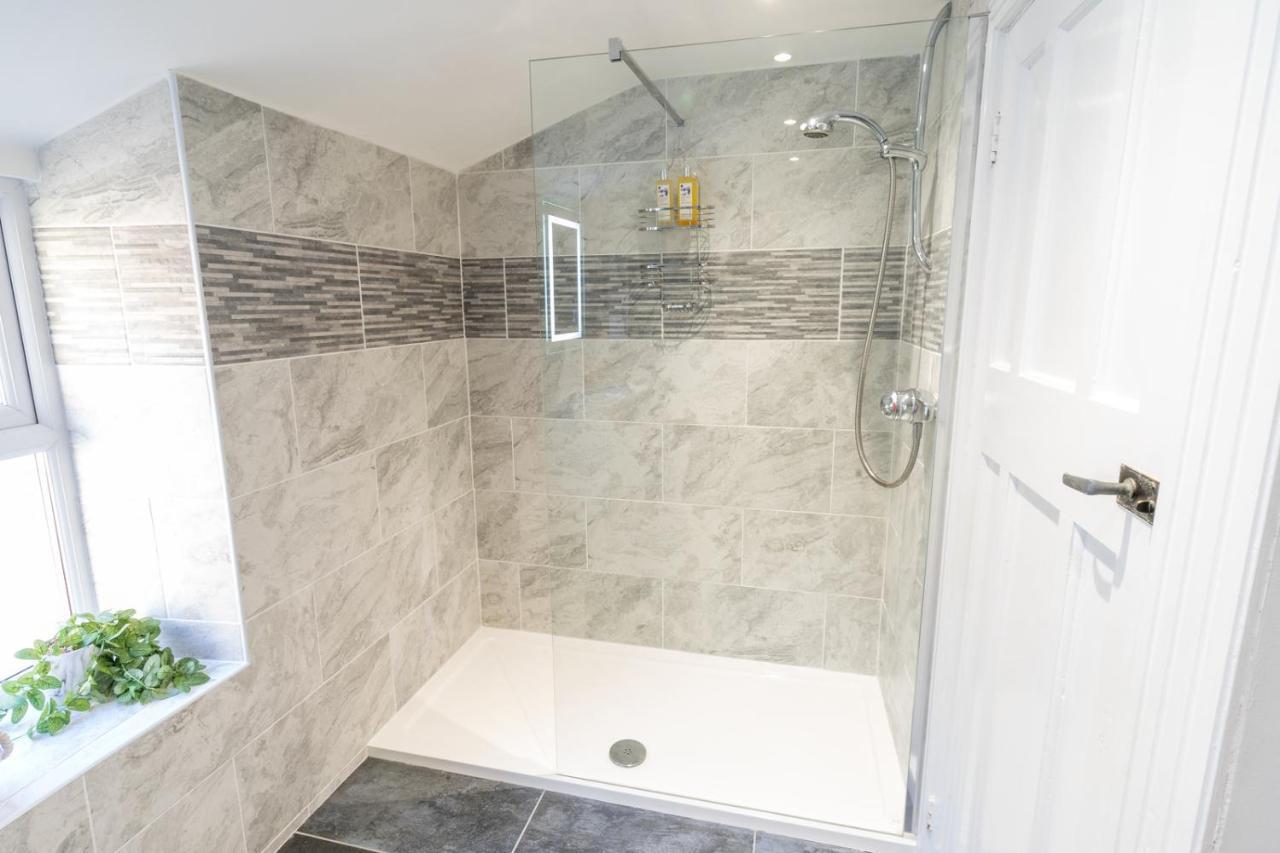 Newly-Renovated, Mid-Terrace Cottage In Porthmadog Extérieur photo